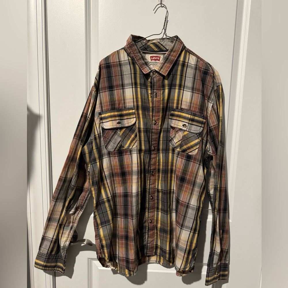 Levi’s Men Casual Button Down Shirt